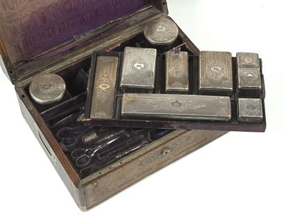 Important COFFRET DE VOYAGE rectangulaire...
