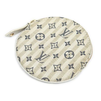 LOUIS VUITTON
Coin purse in ivory and navy...