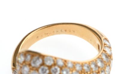 BOUCHERON
Vers 1980
Parure en or jaune 18k...