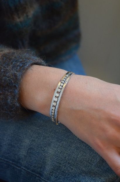 Bracelet
maille épis en or gris 18k 750°/°°...