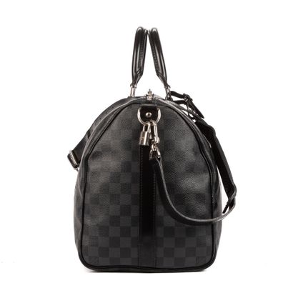LOUIS VUITTON
Sac modèle 