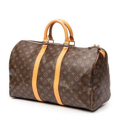 LOUIS VUITTON 
Sac modèle 