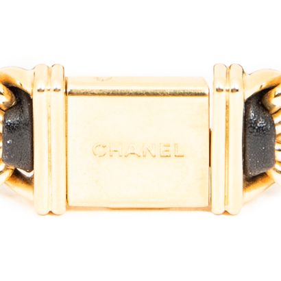 CHANEL
Montre modèle 