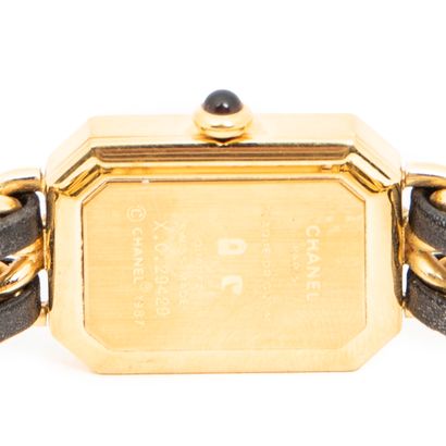 CHANEL
Montre modèle 