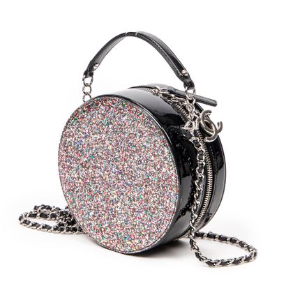 CHANEL
Glitter Chain