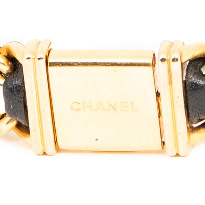 CHANEL
Montre modèle 