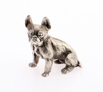 Petit Bouledogue assis en argent massif,...