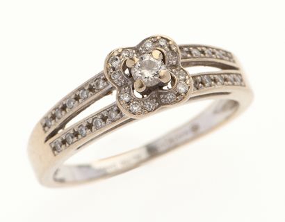 MAUBOUSSIN 
Bague modèle 