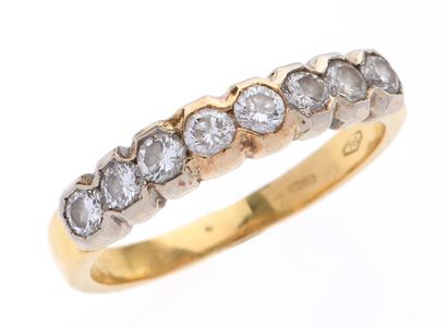 Demi-alliance
en or jaune 18k 750°/°° sertie...