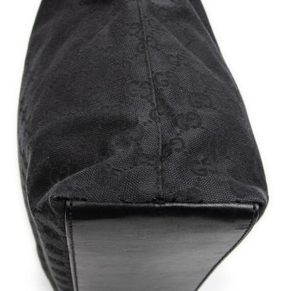 GUCCI 
Sac modèle 