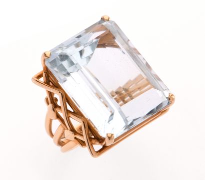 Impressive ring
in 18k yellow gold 750°/°°...