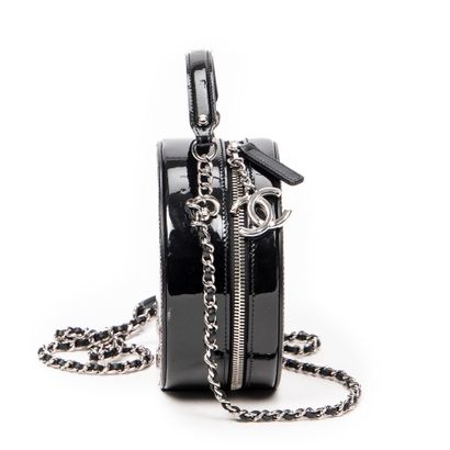 CHANEL
Glitter Chain