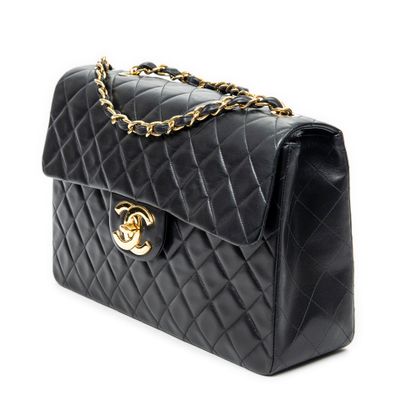 CHANEL
Sac modèle 