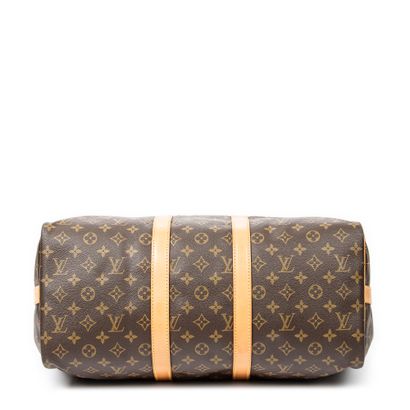 LOUIS VUITTON
Sac modèle 