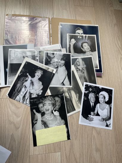 Joan CRAWFORD - Set of 19 miscellaneous PHOTOS...