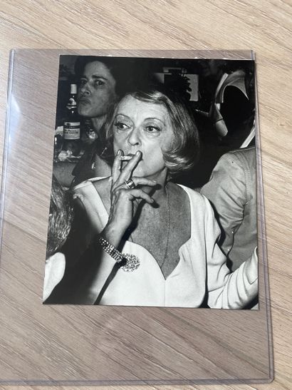 Bette DAVIS - B&W PHOTO of Bette DAVIS at...