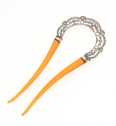 Large Belle Epoque hair comb
in platinum...