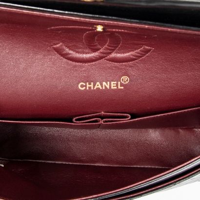 CHANEL
Classic double flap