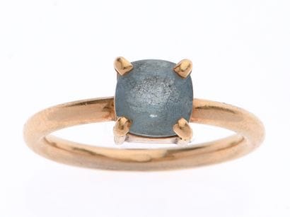 Ring in 18k yellow gold 750°/°°, adorned...