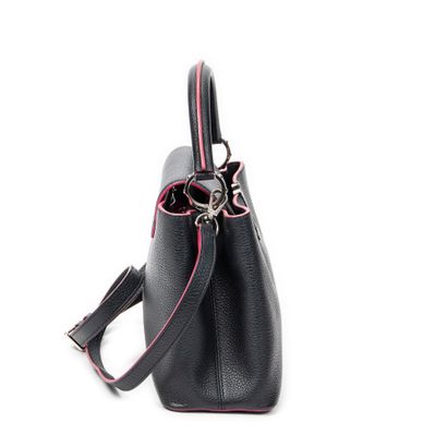 LOUIS VUITTON
Capucines