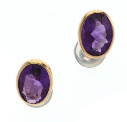 Pair of ear studs
in 18k yellow gold 750°/°°...