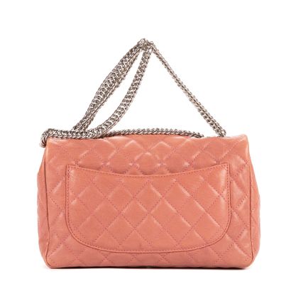 CHANEL
Classique double flap