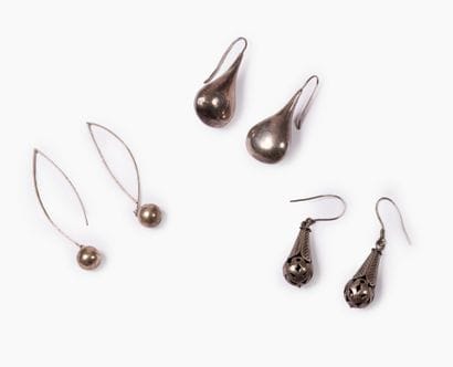 Set of three pairs of silver earrings. Weight...