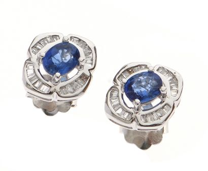 Pair of ear studs
in 18k white gold 750°/°°...
