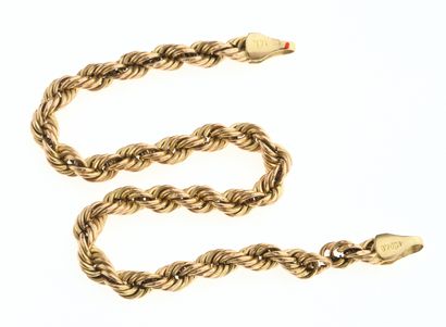 Part of a twisted link bracelet in 14k 750°/°°...