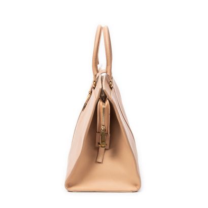 YVES SAINT LAURENT
Chyc