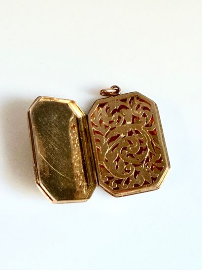 Octagonal keepsake pendant
in 18K 750/°°...