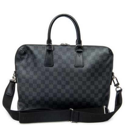 LOUIS VUITTON 
Jules