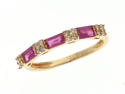 Half wedding band
in 18k yellow gold 750°/°°...