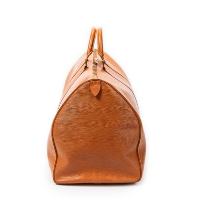 LOUIS VUITTON 
Keepall