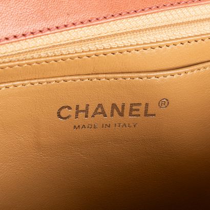 CHANEL
Classique double flap