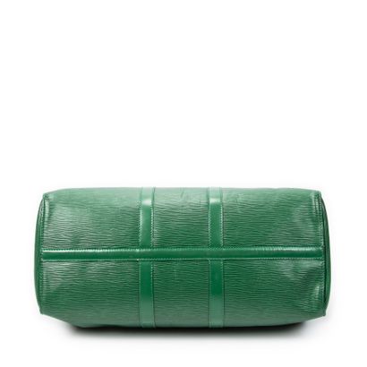 LOUIS VUITTON 
Keepall