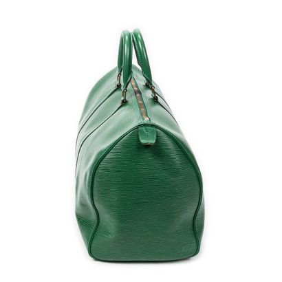LOUIS VUITTON 
Keepall