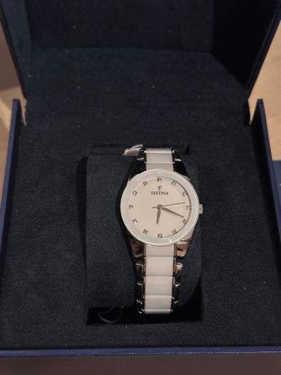 FESTINA
White ceramic and steel watch, 29mm...