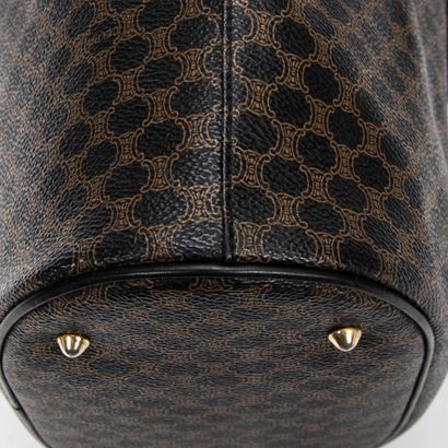 CELINE
Vintage bucket bag in black and brown...