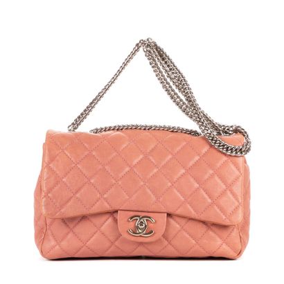 CHANEL
Classique double flap