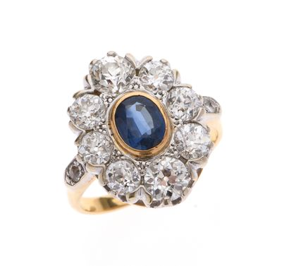 Marguerite ring 
in yellow gold 750/°° set...