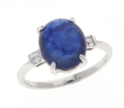 Ring
in 18k white gold 750°/°° set with a...