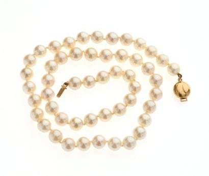 Necklace of cultured pearls, clasp in 18k...