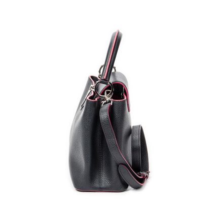 LOUIS VUITTON
Capucines