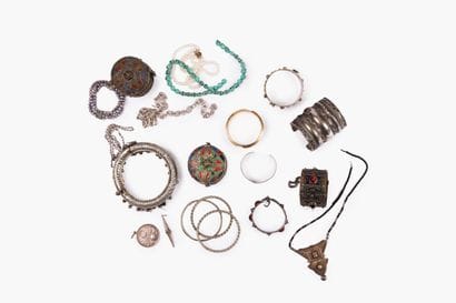 Set of Berber-style boxes, bracelets, necklace...