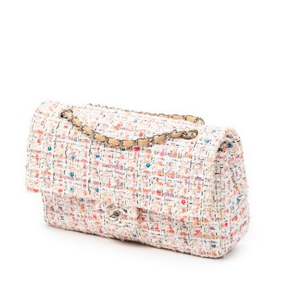 CHANEL 
Classic double flap