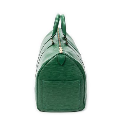 LOUIS VUITTON 
Keepall