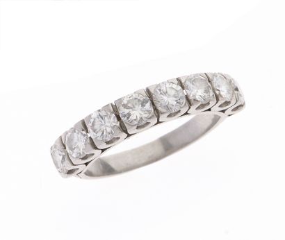 Half wedding band 
in 850°/°° platinum set...