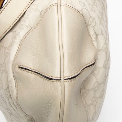 GUCCI
Peggy bamboo