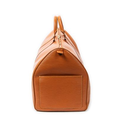 LOUIS VUITTON 
Keepall